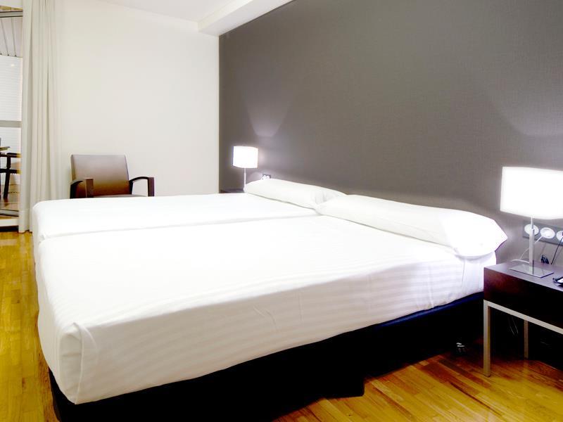 Apartamentos Mendebaldea Suites Pamplona Bilik gambar